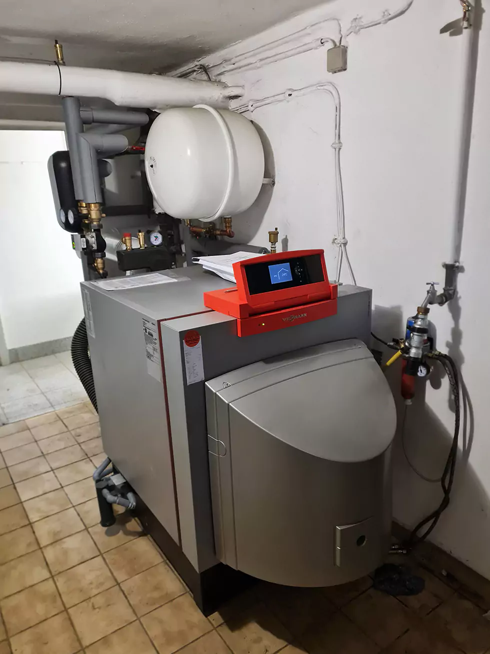Wärmepumpenanlage von Viessmann im Keller